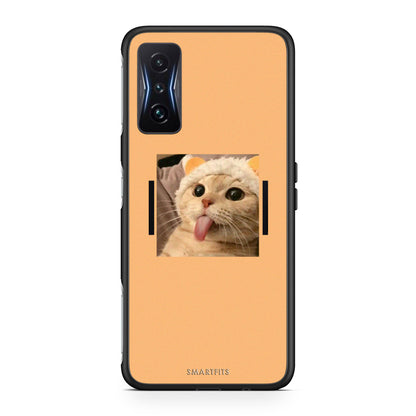 Xiaomi Poco F4 GT Cat Tongue θήκη από τη Smartfits με σχέδιο στο πίσω μέρος και μαύρο περίβλημα | Smartphone case with colorful back and black bezels by Smartfits
