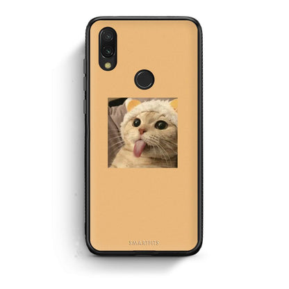 Xiaomi Redmi 7 Cat Tongue θήκη από τη Smartfits με σχέδιο στο πίσω μέρος και μαύρο περίβλημα | Smartphone case with colorful back and black bezels by Smartfits