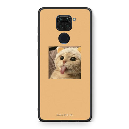 Θήκη Xiaomi Redmi Note 9 Cat Tongue από τη Smartfits με σχέδιο στο πίσω μέρος και μαύρο περίβλημα | Xiaomi Redmi Note 9 Cat Tongue case with colorful back and black bezels