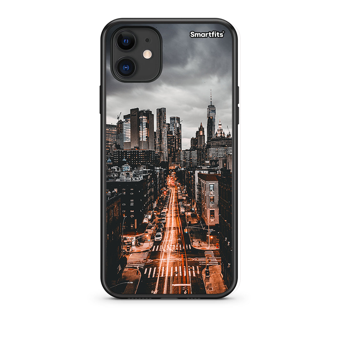 iPhone 11 City Lights Θήκη από τη Smartfits με σχέδιο στο πίσω μέρος και μαύρο περίβλημα | Smartphone case with colorful back and black bezels by Smartfits