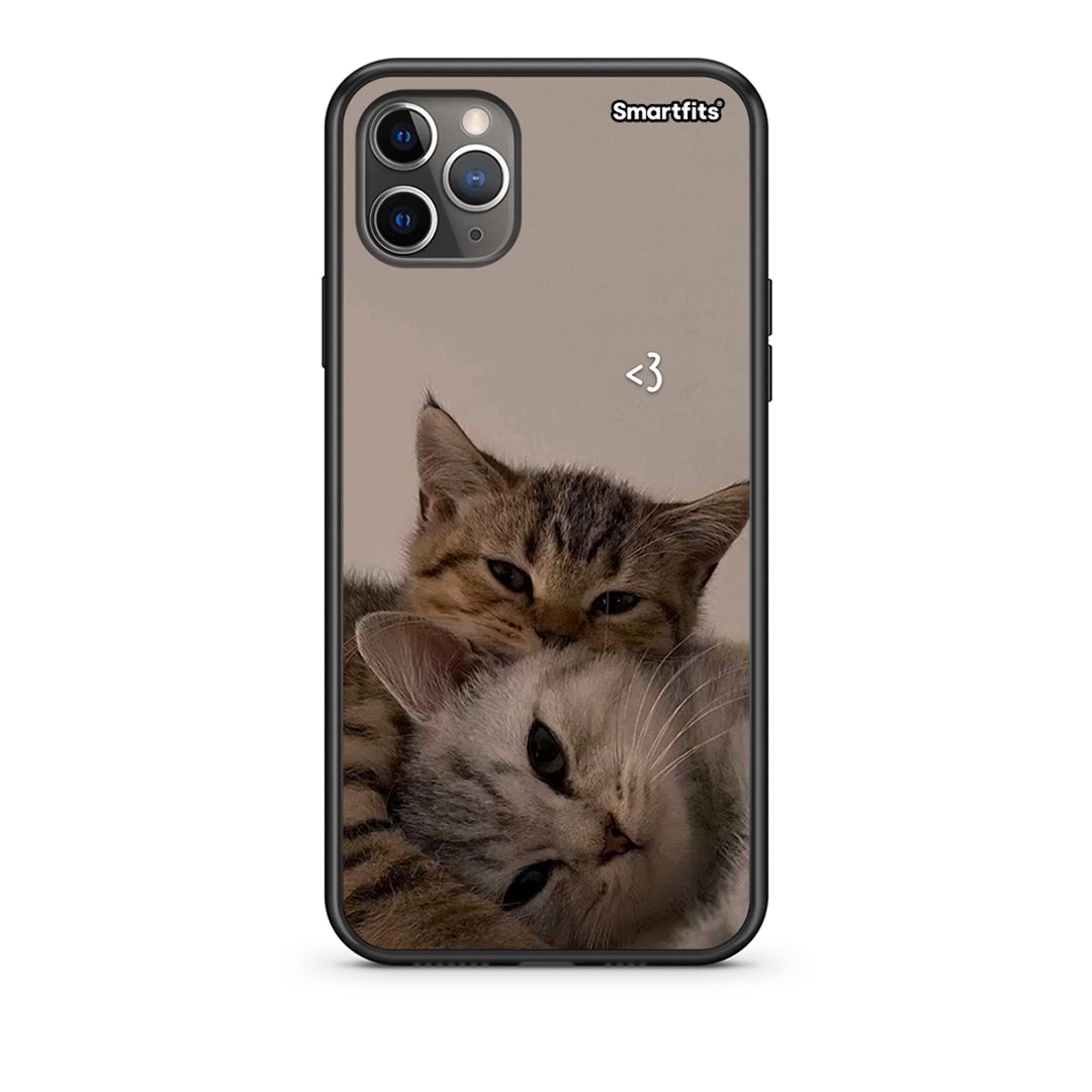 iPhone 11 Pro Max Cats In Love Θήκη από τη Smartfits με σχέδιο στο πίσω μέρος και μαύρο περίβλημα | Smartphone case with colorful back and black bezels by Smartfits