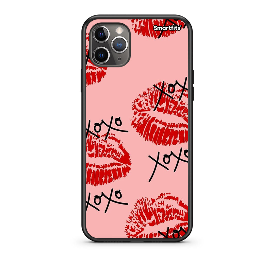 iPhone 11 Pro XOXO Lips Θήκη από τη Smartfits με σχέδιο στο πίσω μέρος και μαύρο περίβλημα | Smartphone case with colorful back and black bezels by Smartfits