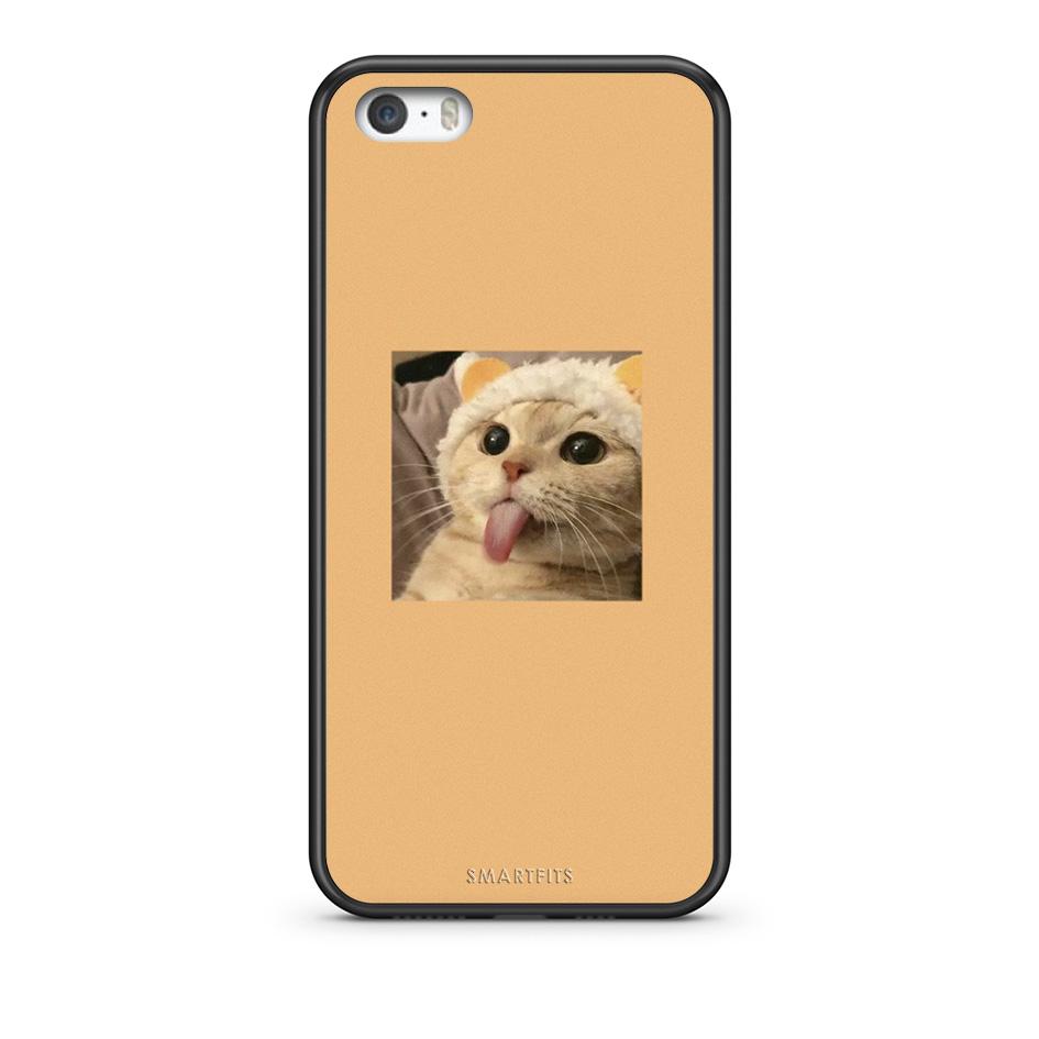 iPhone 5/5s/SE Cat Tongue θήκη από τη Smartfits με σχέδιο στο πίσω μέρος και μαύρο περίβλημα | Smartphone case with colorful back and black bezels by Smartfits