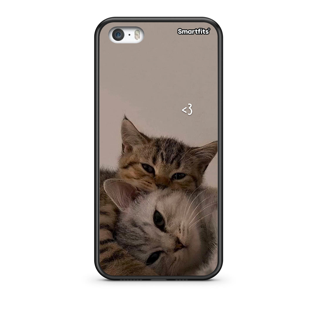 iPhone 5 / 5s / SE Cats In Love Θήκη από τη Smartfits με σχέδιο στο πίσω μέρος και μαύρο περίβλημα | Smartphone case with colorful back and black bezels by Smartfits