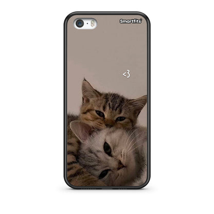 iPhone 5 / 5s / SE Cats In Love Θήκη από τη Smartfits με σχέδιο στο πίσω μέρος και μαύρο περίβλημα | Smartphone case with colorful back and black bezels by Smartfits