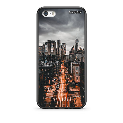iPhone 5/5s/SE City Lights θήκη από τη Smartfits με σχέδιο στο πίσω μέρος και μαύρο περίβλημα | Smartphone case with colorful back and black bezels by Smartfits
