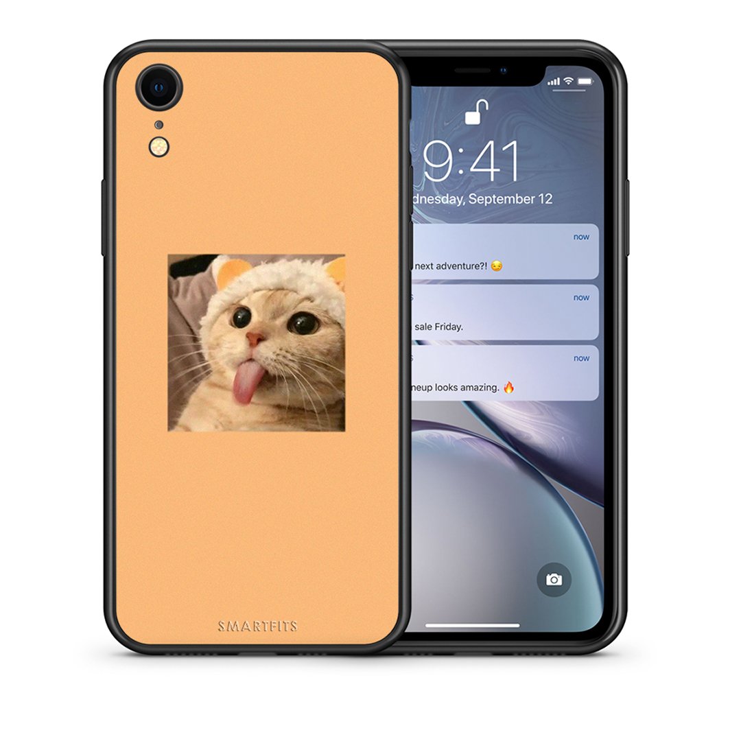 Θήκη iPhone XR Cat Tongue από τη Smartfits με σχέδιο στο πίσω μέρος και μαύρο περίβλημα | iPhone XR Cat Tongue case with colorful back and black bezels